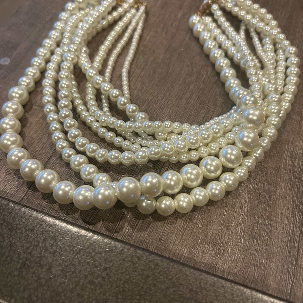 Elegant Pearl Necklace